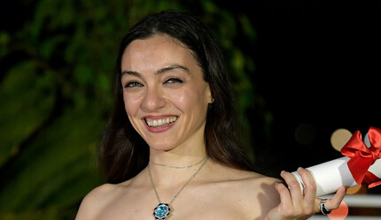 Cannes Film Festivali'nde 'En İyi Kadın Oyuncu' ödülünü alan Merve Dizdar kimdir? - kultur-sanat