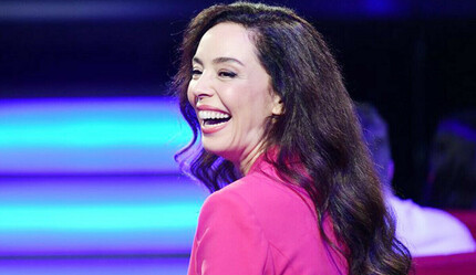 Azra Akın’ın yeni imajı… Saçlarını kısacık kestirdi, ilk yorum Arzum Onan’dan geldi - hayatin-icinden