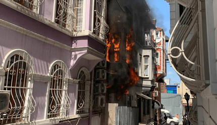 İstanbul'da korkutan yangın! Kısa sürede alevlere teslim oldu - gundem