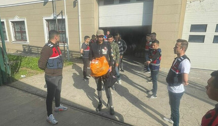 Yakalanan 28 düzensiz göçmen sınır dışı edildi - gundem