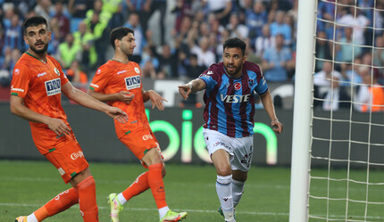 ÖZET Trabzonspor - Alanyaspor (5-1 Maç Sonucu) Teknik direktör Nenad Bjelica tarihe geçti - spor
