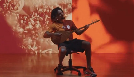 Sacha Boey sazı eline alıp döktürdü! Galatasaray'dan ilginç forma tanıtımı - spor