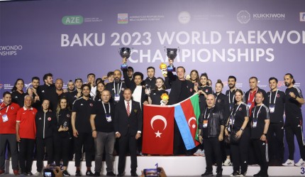 Kadın Tekvando Milli Takımı, dünya şampiyonu oldu! Türkiye'ye tekvando tarihinde ilki yaşattılar - haberler