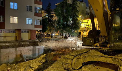 Bağcılar’da temeli kazılan inşaatta toprak kayması: 6 katlı bina apar topar boşaltıldı - gundem