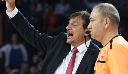 Anadolu Efes-Fenerbahçe Beko maçının tartışılan ismi Aytuğ Ekti hakemliğe veda etti - spor