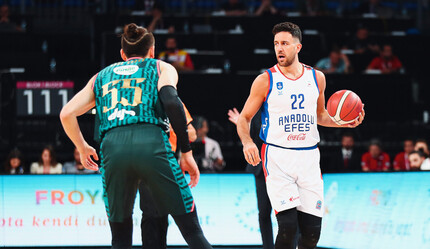 Anadolu Efes - Pınar Karşıyaka: (82-78 Maç Sonucu) Final serisinde ilk maç Lacivert-Beyazlılar'ın - spor
