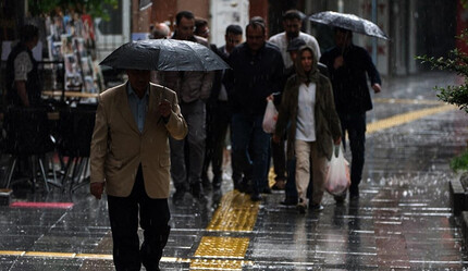 Kuvvetli yağışlar sürüyor: Meteoroloji'den 13 kente 'sarı' kodlu uyarı - gundem