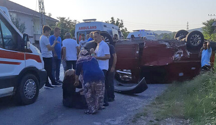 Zonguldak'ta feci kaza! İşçileri taşıyan minibüs otomobille çarpıştı, çok sayıda yaralı var - gundem