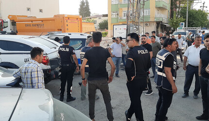 Enkaz başında birbirinlerine girdiler: 4 yaralı, 8 gözaltı - gundem