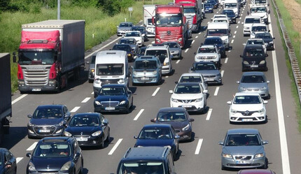 Bayram öncesi tatilciler akın etti, trafik durma noktasına geldi: Ankara istikameti durma noktasına geldi - gundem