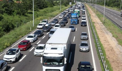 Bolu geçişinde bayram yoğunluğu: Kilometrelerce araç kuyruğu oluştu - gundem