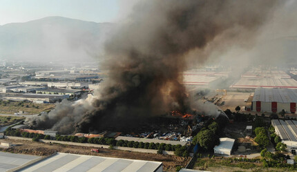 Geri dönüşüm tesisinde büyük yangın! - gundem