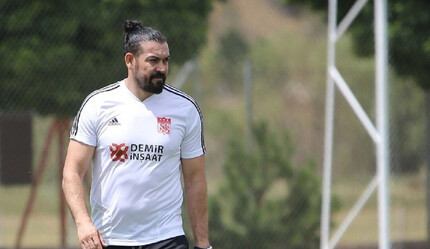 Sivasspor, teknik direktörlüğe Servet Çetin'i getirdi - spor
