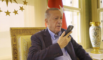 Erdoğan sınır hattı ve ötesinde görevli Mehmetçikle bayramlaştı: Ordumuzun mücadelesi hiçbir zaman bir kenara koyulamaz - gundem