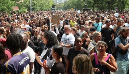 Fransa’da polis şiddetine “sessiz yürüyüş” protestosu - dunya