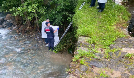 Trabzon'da korkunç cinayet! Taksicinin cansız bedeni dere kenarında bulundu - gundem