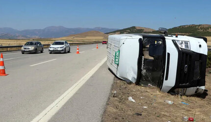İşçilerini taşıyan minibüs kaza yaptı: Onlarca yaralı var - gundem