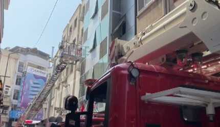 İzmir'de bir otelde yangın çıktı! 5 yaralı - gundem
