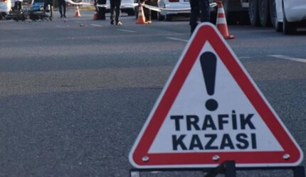 Feci kaza! Otomobil bariyerlere çarptı: 1 ölü, 2 yaralı - gundem