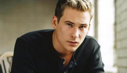 Şarkıcı Lee Ryan THY uçağında kavga çıkardı! Öndeki koltuğa ayağını dayadı ortalık karıştı - gundem