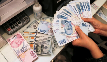 25 ay sonra ilk kez negatife döndü! Bankalar musluğunu kıstı, krediler düşüşe geçti - ekonomi
