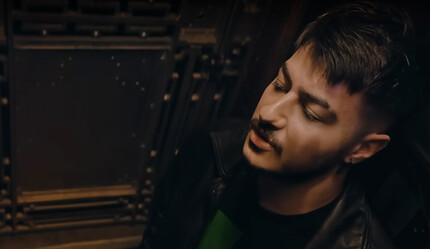 Orkestrası yolu kaybeden Semicenk, sahneden özür diledi - kultur-sanat