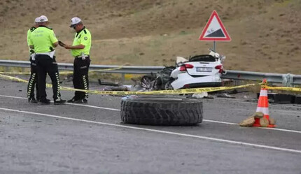 Askeri araçla otomobil çarpıştı: 1 ölü 12 yaralı - gundem