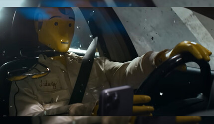 Apple'ın reklam filmi tartışma başlattı: Araban takla atsa da rahat ol - teknoloji