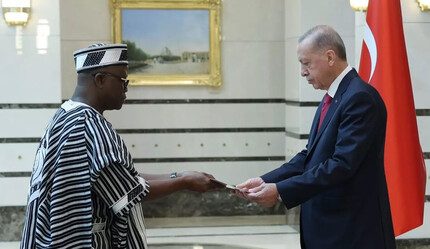 Burkina Faso büyükelçisi Cumhurbaşkanı Erdoğan’a güven mektubunu sundu - politika