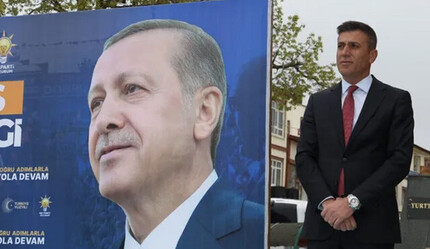 15 Temmuz programında talihsiz olay! Hınıs Belediye Başkanı Erdoğan Eren kürsüde kalp krizi geçirdi - RESMİ İLANLAR