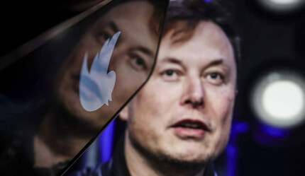 Elon Musk'tan Twitter itirafı: Geliri yarı yarıya düştü, gırtlağına kadar borca battı - teknoloji