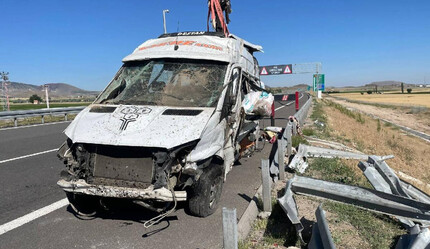 Nevşehir'de işçileri taşıyan minibüs devrildi: 24 yaralı - gundem