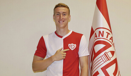 Antalyaspor geçen yaz Beşiktaş'ı peşinden koşturan Adam Buksa'yı transfer etti - spor