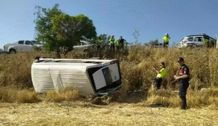 Servis minibüsü şarampole devrildi! Yaralılar var - gundem