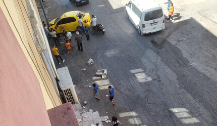 Kontrolden çıkan taksi dehşet saçtı: 3'ü ağır 5 yaralı - dunya