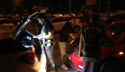 İstanbul'da emniyet göz açtırmıyor! Gece saatlerinde onlarca araç yakalandı - gundem