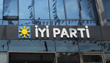 İYİ Parti'de yeni istifalar: Yönetim Kurulu üyeleri ve delegeler görevi bıraktı - politika
