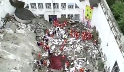 Çin'de ortaokulun spor salonunun çatısı çöktü: 11 kişi öldü - dunya