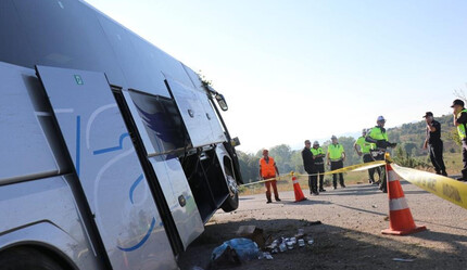 Bolu'da yolcu dolu otobüs kaza yaptı! Çok sayıda yaralı var - gundem