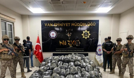 İran sınırında 5 uyuşturucu kaçakçısı yakalandı - dunya