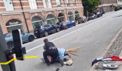 Danimarka polisi, Kur'an-ı Kerim'e hakaret edilmesine karşı çıkan kadına engel oldu - gundem