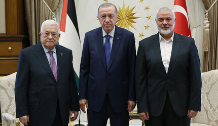 Son dakika: Cumhurbaşkanı Erdoğan, Külliye'de Abbas ve Hamas Başkanı ile bir araya geldi - dunya