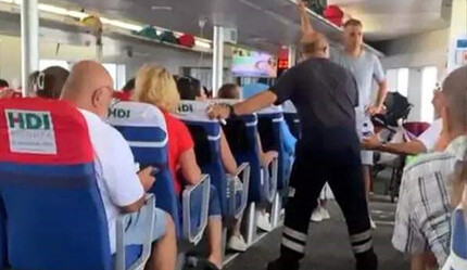 Şiddetli fırtına feribottaki yolculara zor anlar yaşattı, bazıları baygınlık geçirdi - dunya