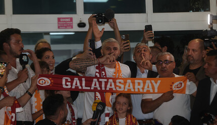 Mauro Icardi İstanbul'da! Galatasaray taraftarlarından Atatürk Havaalanında büyük karşılama - spor