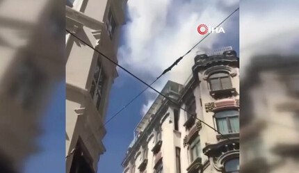 İstiklal Caddesi'nde bir binada çıkan yangın söndürüldü - gundem