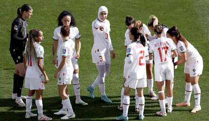 Nouhaila Benzina Dünya Kupası tarihinde başörtülü mücadele eden ilk futbolcu oldu - gundem