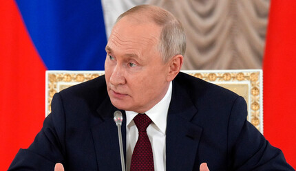 Putin barış müzakerelerine sıcak baktığını söyledi - dunya