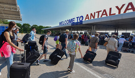 Antalya’ya 1 günde 100 bin turist geldi - gundem