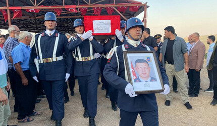 Alkollü sürücünün şehit ettiği astsubay Mustafa Tatlı son yolcuğuna uğurlandı - gundem
