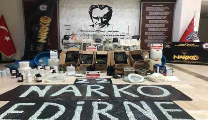Uyuşturucu imalathanesine operasyon: 2 ton 200 kilo uyuşturucu hammaddesi ele geçirildi - gundem